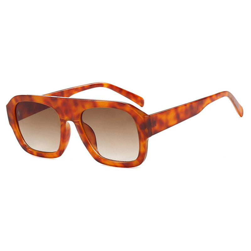 Women's fashionable sunglasses with a sturdy frame and wide lenses Kalsten