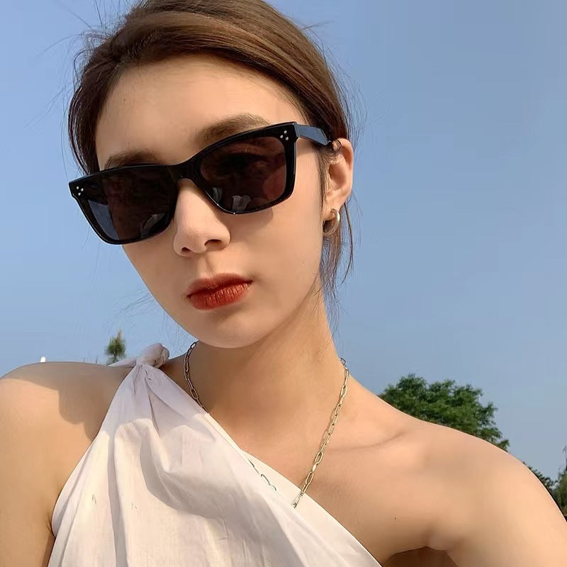 Women’s retro-inspired sunglasses with eye-catching pattern Kalsten