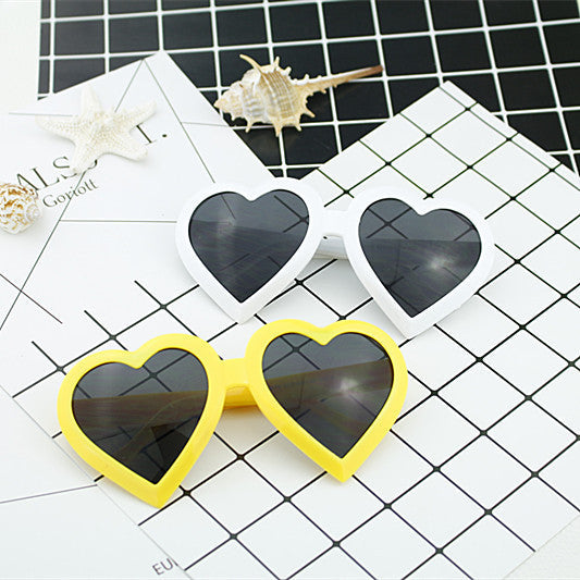 Women's Heart-Shaped Sunglasses in Modern Design Kalsten