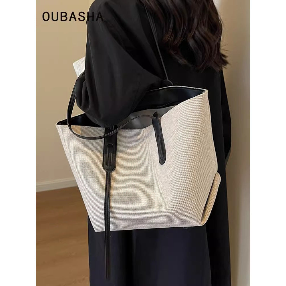 Spacious Utility Tote Acalora