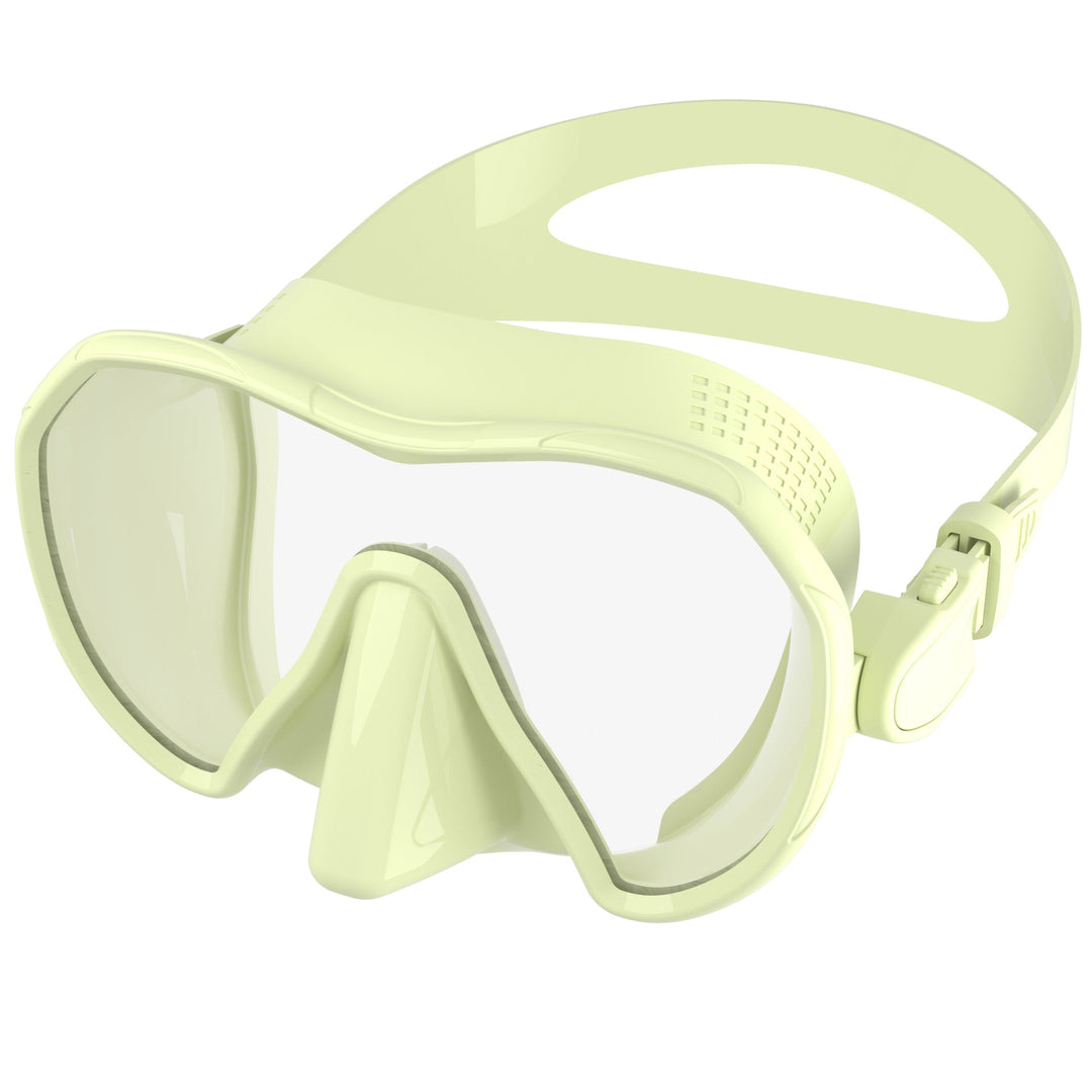 Diving mask with secure fit and innovative anti-fog system Kalsten