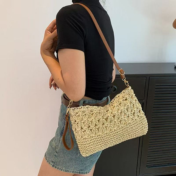 Shoulder bag with elaborate crochet designs Kalsten