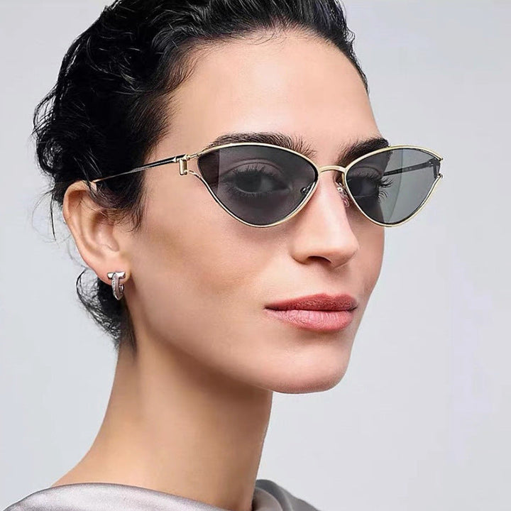 Ladies Cat-Eye Sunglasses in Elegant Gold Frame Kalsten
