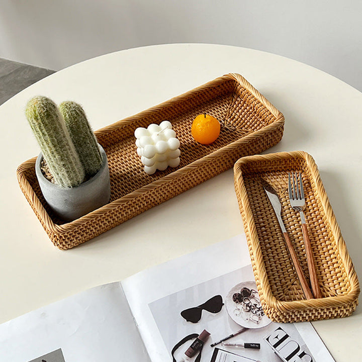 Women rectangular serving platter made of woven natural material Kalsten