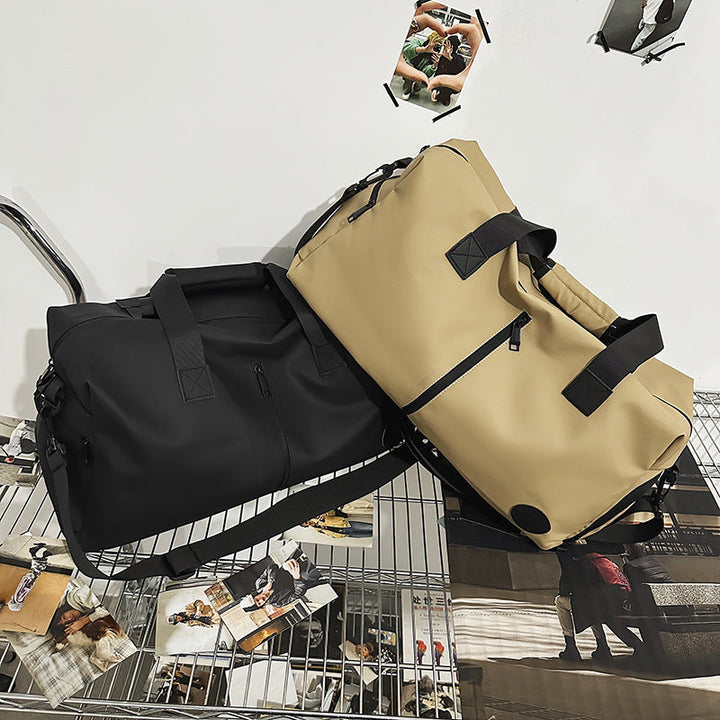 Sporty travel bag with water-repellent material and practical organizer compartments Kalsten