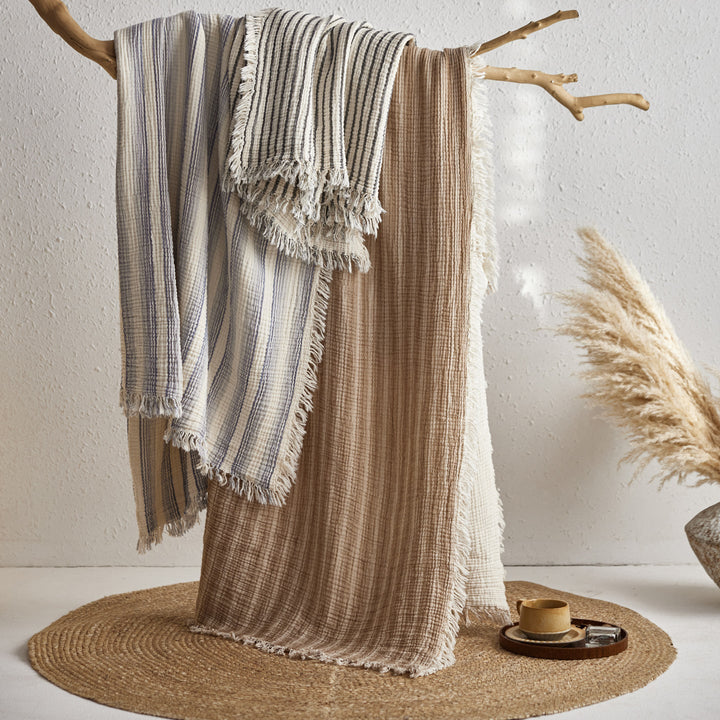 Ladies elegant and airy bedspread made of high-quality cotton Kalsten