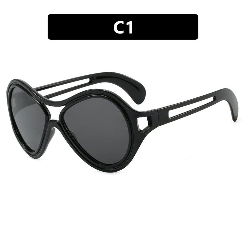 Women's vintage-inspired sunglasses with distinctive frame and UV protection Kalsten