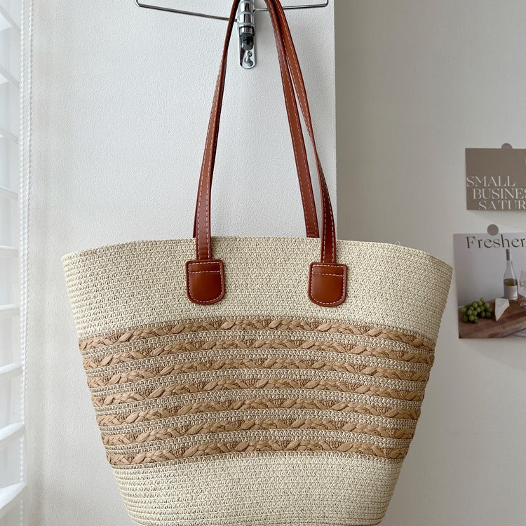 Handcrafted wicker bag with elegant leather accents Kalsten