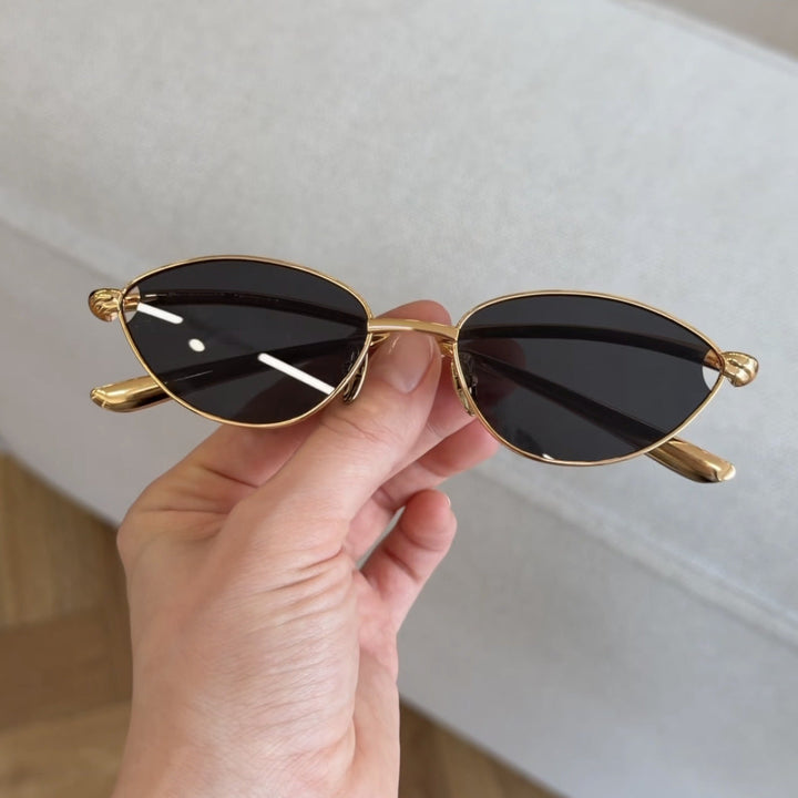 Women's designer sunglasses with elegant metal frame and protective lenses Kalsten