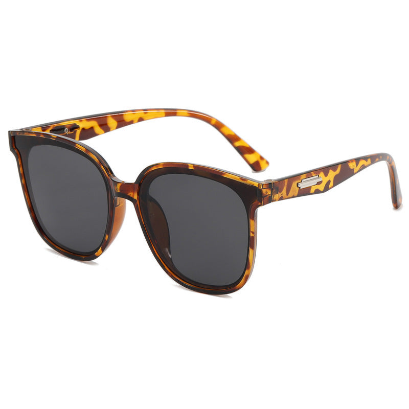 Women's stylish sunglasses with wide frame and UV protection Kalsten