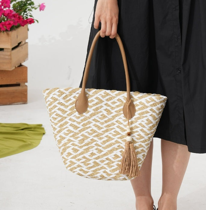 Bast tote bag with stylish zigzag pattern and leather handles Kalsten