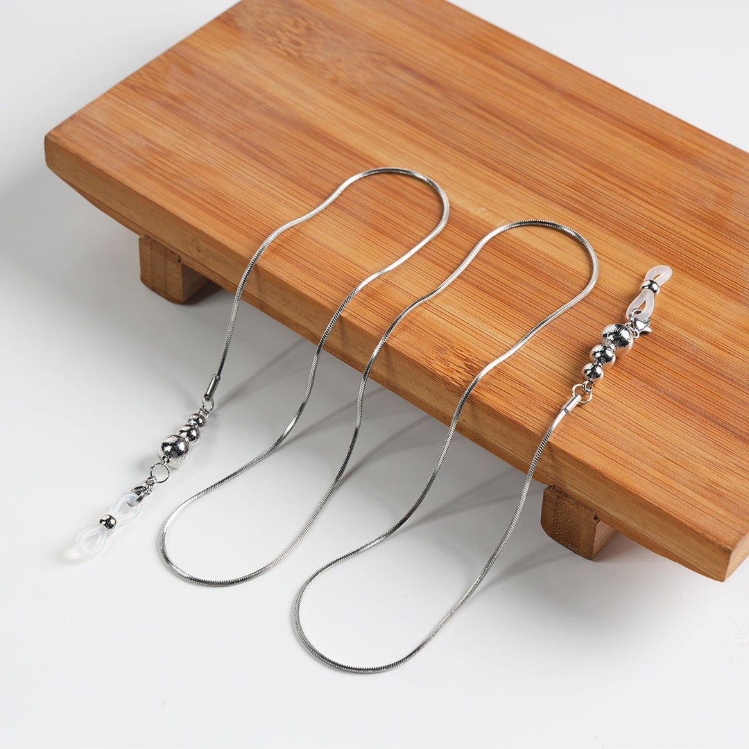 Sleek Metallic Eyewear Chain kalsten