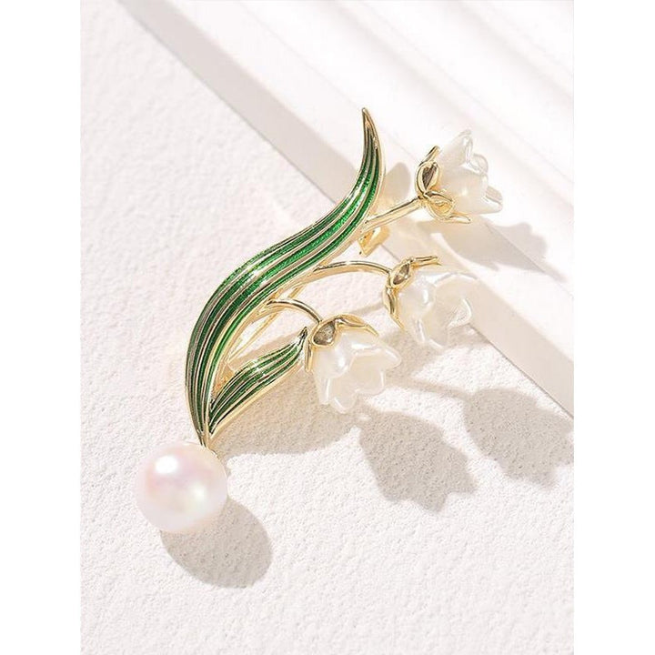 Elegant flower brooch with pearl pendant Kalsten