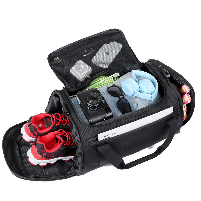 Spacious sports and travel bag with reinforced bottom Kalsten