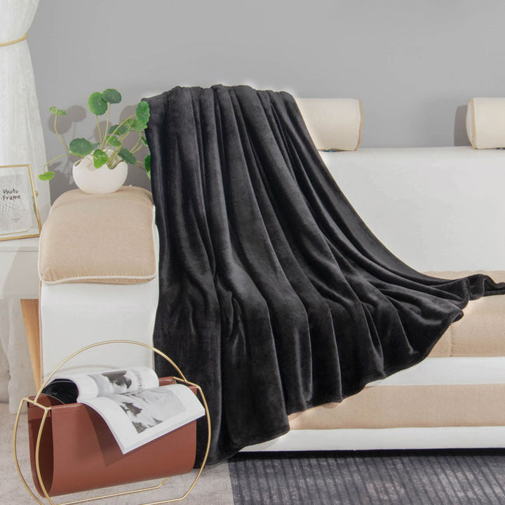 Ladies luxurious fleece blanket with soft texture Kalsten