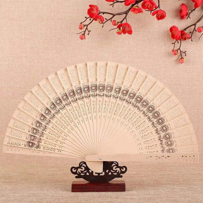 Ladies fine fan made of artistically pierced paper Kalsten