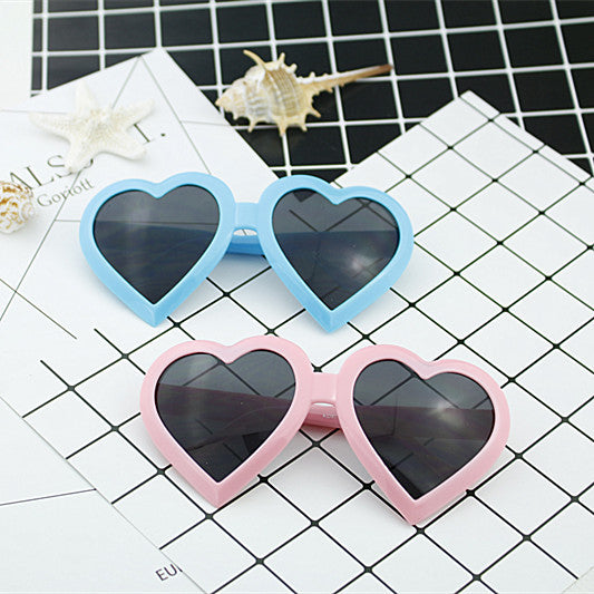 Women's Heart-Shaped Sunglasses in Modern Design Kalsten