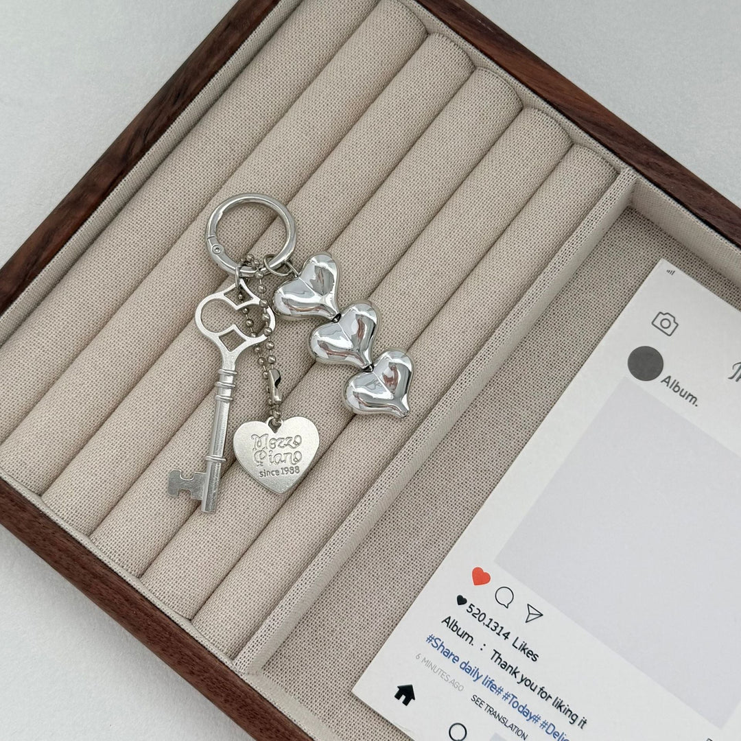 Artistic Heart-Shaped Keychain Kalsten