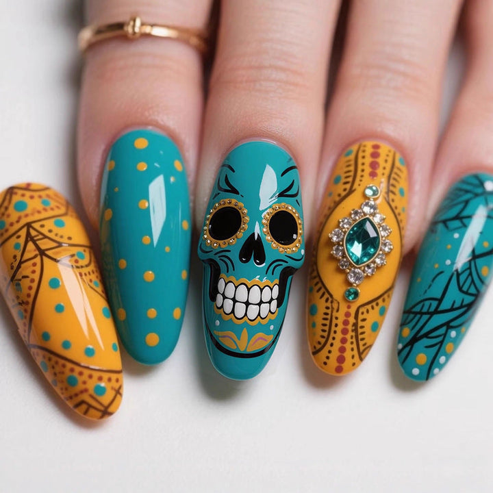 Artificial nails with intricate skull designs Kalsten
