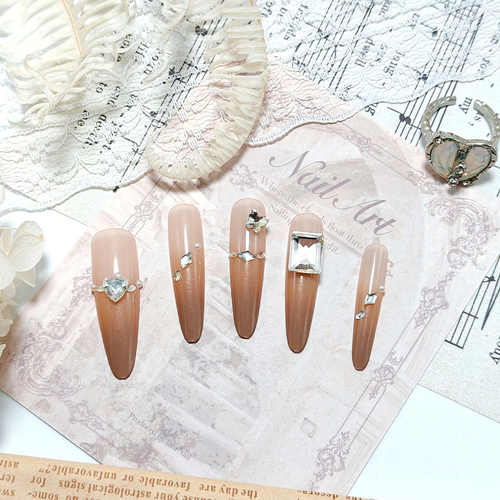 Artificial Nails in Sparkling Stiletto Style with Luxurious Accents Kalsten