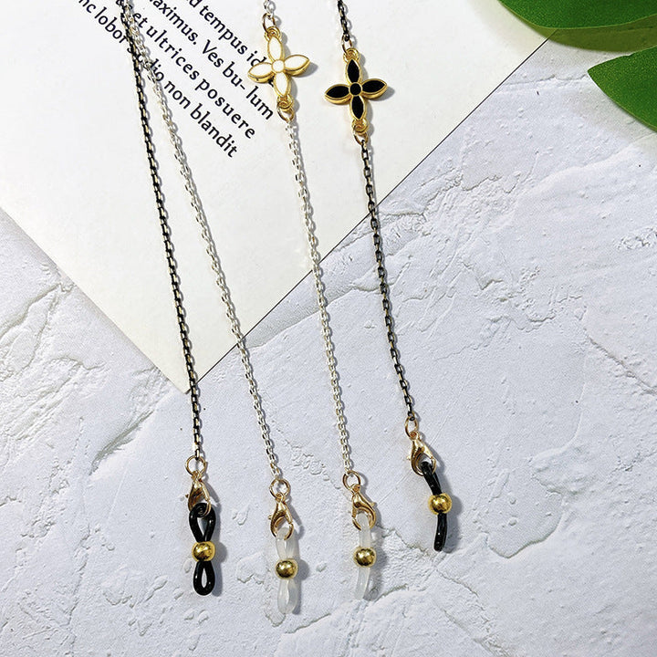Elegant jewelry chain with filigree pendant Kalsten