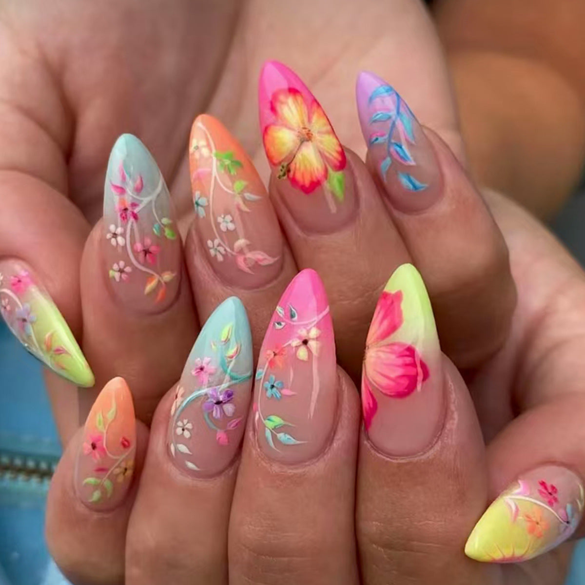 Artifical nail set with floral design and colorful variety Acalora