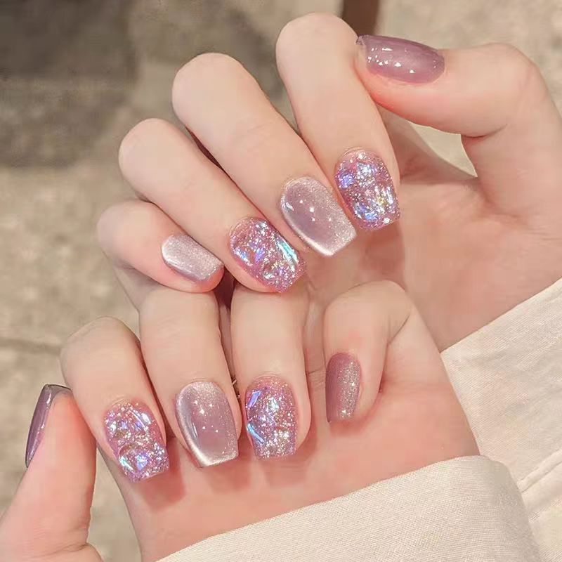 Artificial Nails in Stylish Ombre Design Kalsten