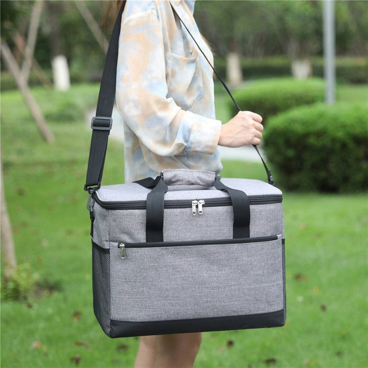 Unisex cooler bag with flexible interior and carrying handles Kalsten