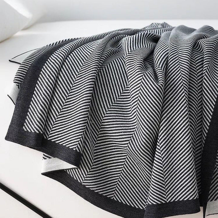 Patterned Throw Blanket Kalsten