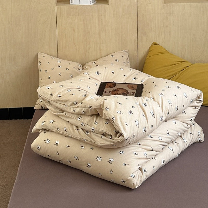 Unisex cotton pillowcase with cheerful bear design Kalsten