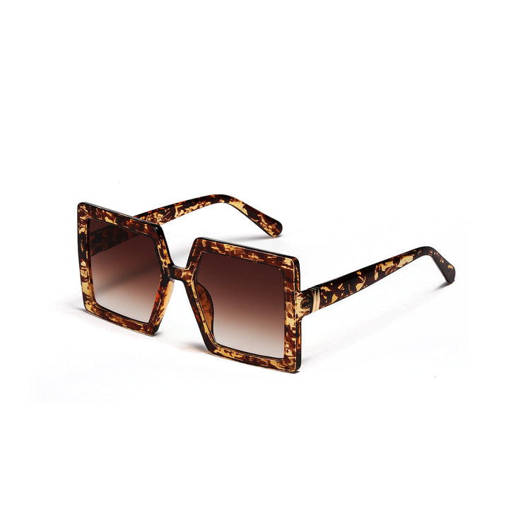 Ladies geometric sunglasses with modern, wide frame Kalsten
