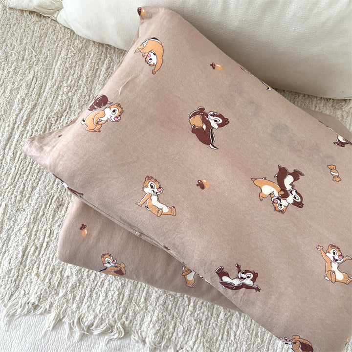 Unisex cotton pillowcase with cheerful bear design Kalsten