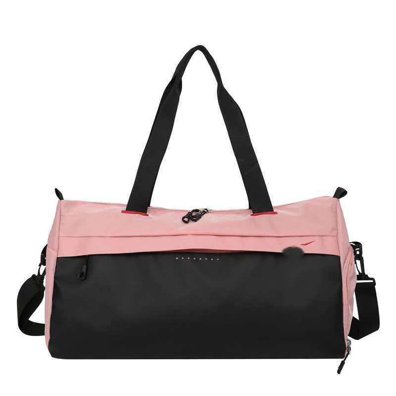 Spacious travel bag with removable shoulder strap Kalsten