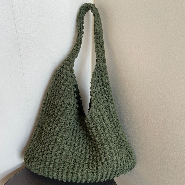 Hand-knotted everyday bag with structured surface Kalsten