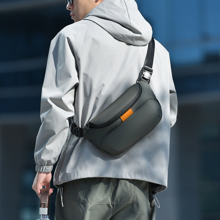 Sporty shoulder bag with versatile storage Kalsten