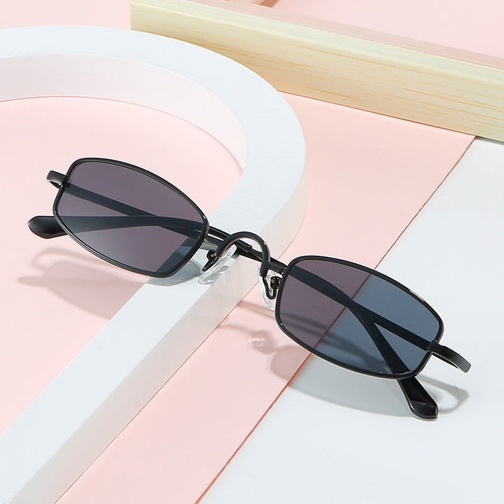 Women's fashionable sunglasses in futuristic design Kalsten
