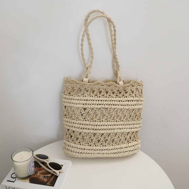 Hand-knotted beach bag in modern mesh design Kalsten