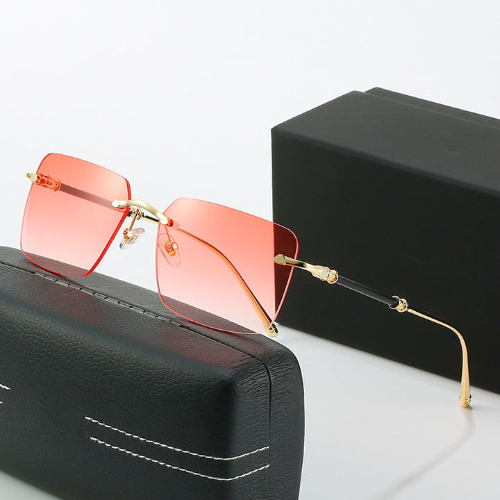 Women's fashionable sunglasses with square frame and luxurious accents Kalsten