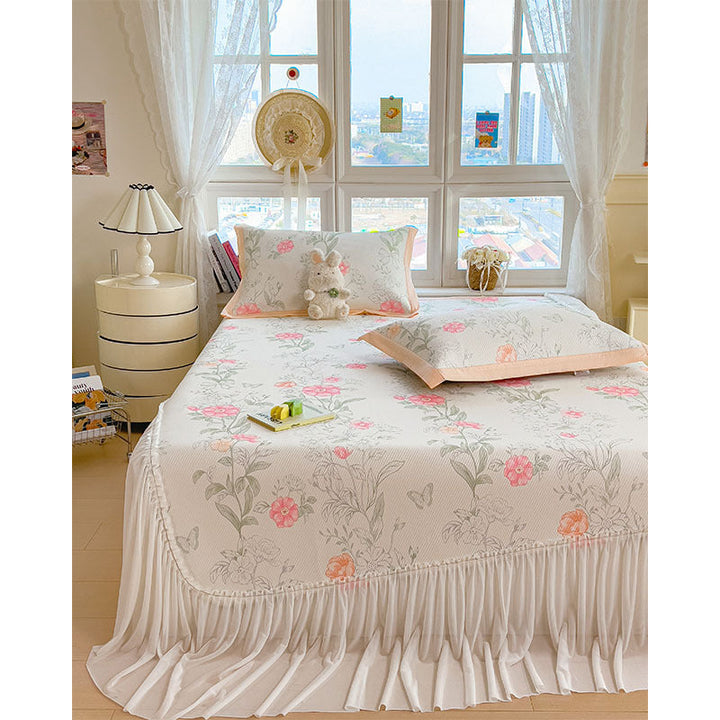 Women's elegant and decorative bedding throw set with cheerful floral pattern Kalsten