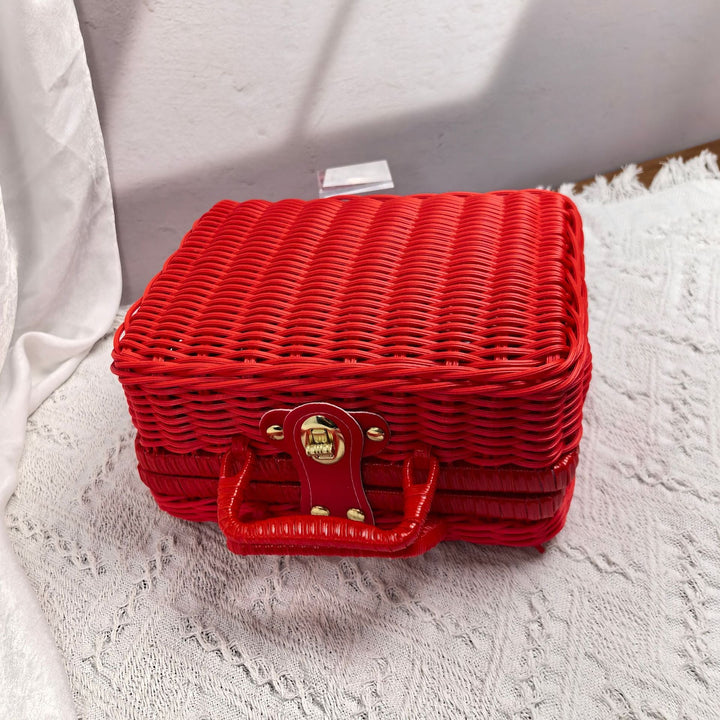 Women elegant handbag made of woven material Kalsten