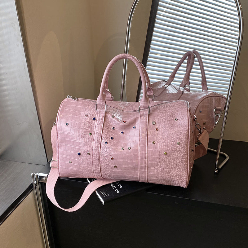 Fashionable travel bag with structured surface and versatile interior Kalsten