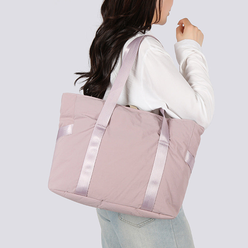 Stylish tote bag with spacious main compartment and reinforced handles Kalsten