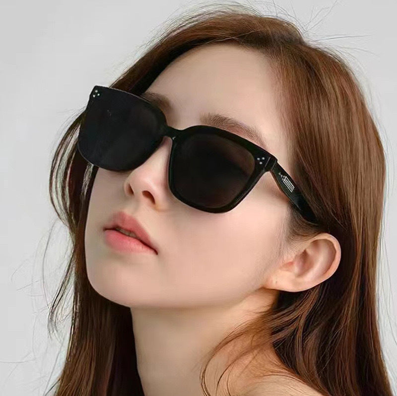 Women's fashionable oversized sunglasses in retro style Kalsten