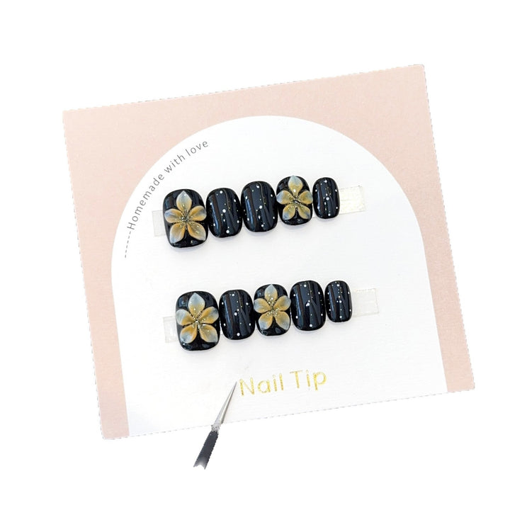 Artificial nails with floral accents and elegant shine Kalsten