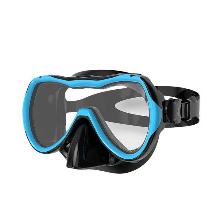 Diving mask with wide field of vision by Kalsten