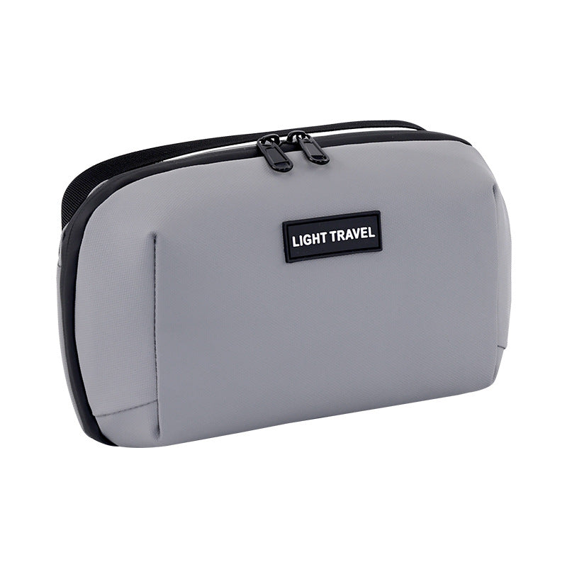 Cosmetic-transport bag with practical zipper and multifunctional interior Kalsten