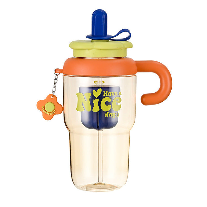 Unisex drinking cup with integrated straw and spill protection Kalsten