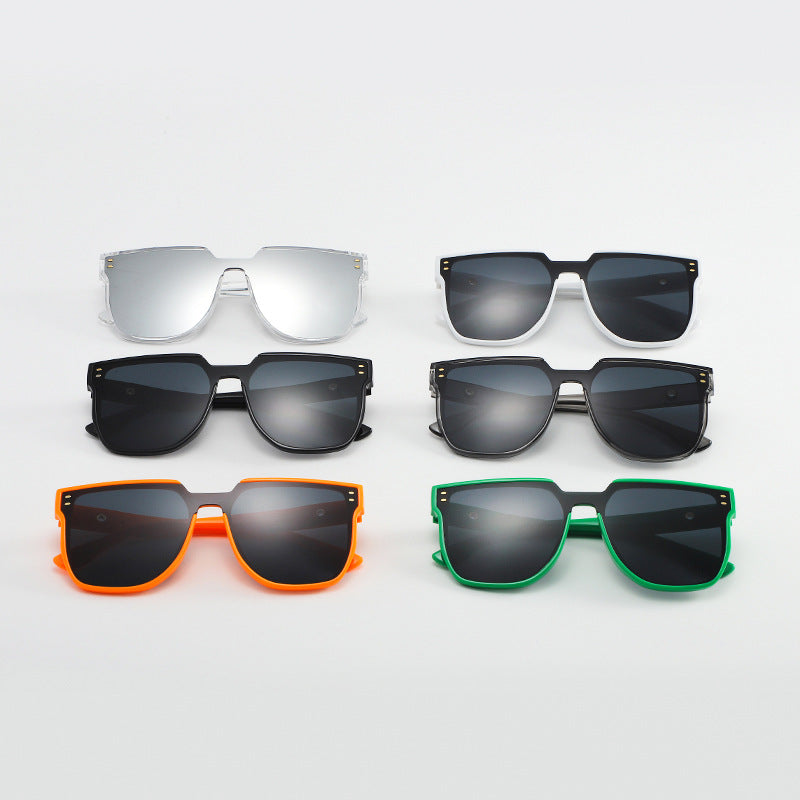 Women Fashionable Oversized Sunglasses with Distinctive Design Kalsten
