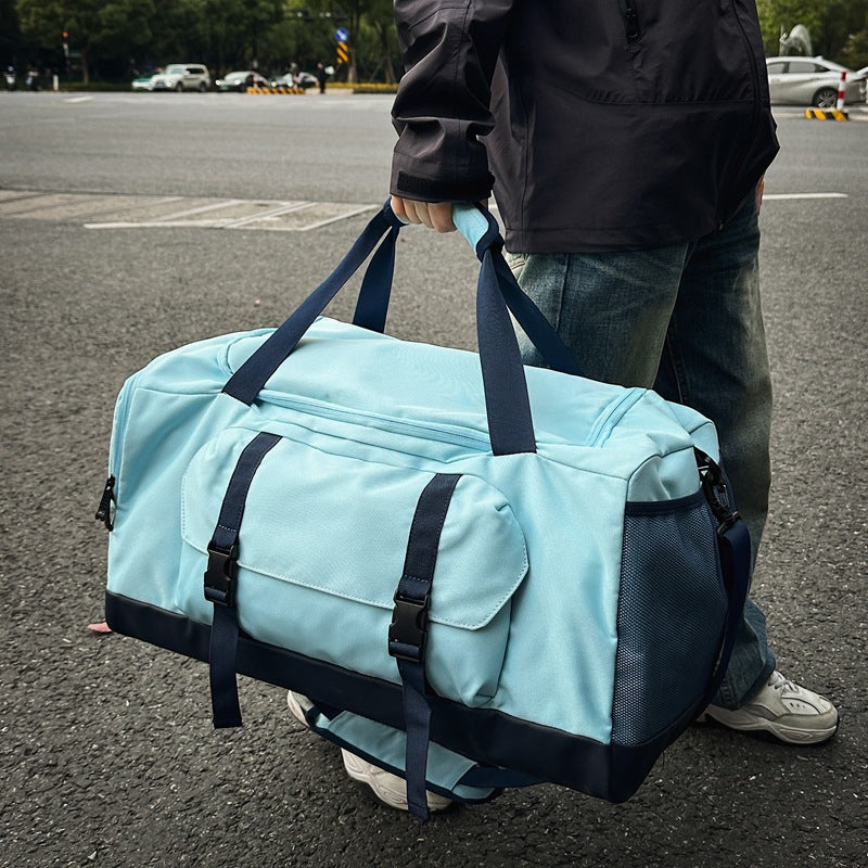 Sport and leisure travel bag with water-repellent material and reinforced carrying handle Kalsten
