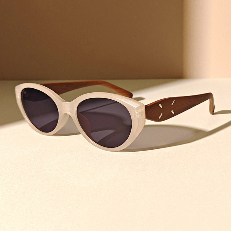 Fashionable Sunglasses in Elegant Cat-Eye Style Kalsten